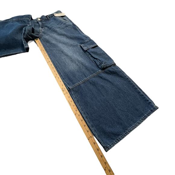 Forever 21 Cargo Jeans 29 Relaxed Fit Wide Leg Utility Pockets Denim NWT - Picture 7 of 10
